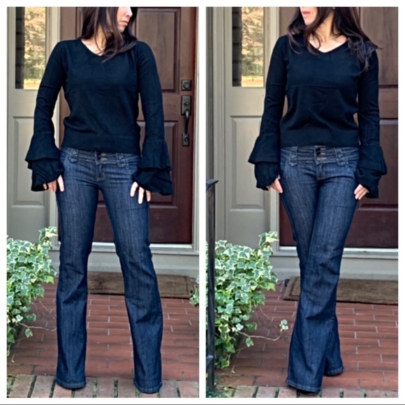 ✨LAST ONE ✨Black bell sleeves sweater - Picture 4 of 8